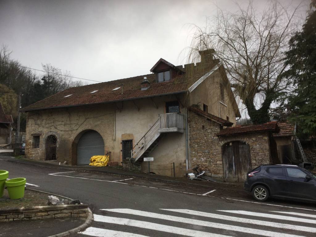 Maison 6 pièces (3 chambres) à Rougemont 150.00 m² Vente