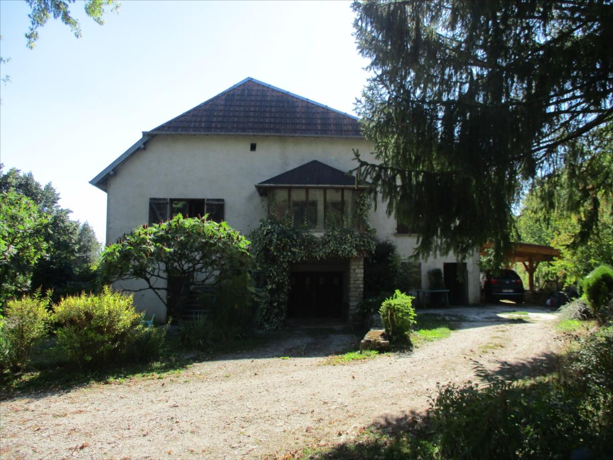 Maison 9 pièces à vendre à Ornans Etude Myriam MEYER, Sylvie SCHMITT